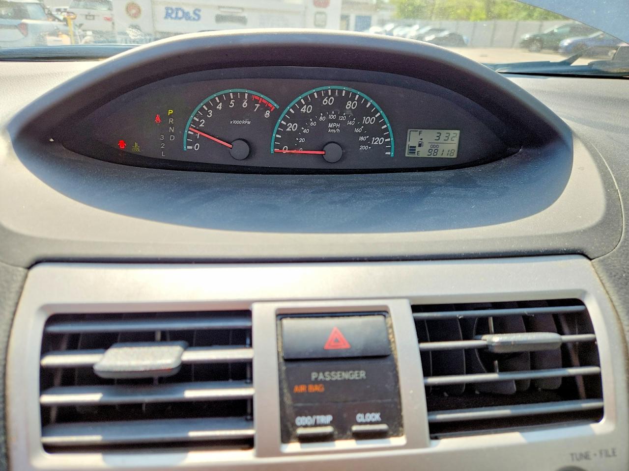 Toyota Yaris Base