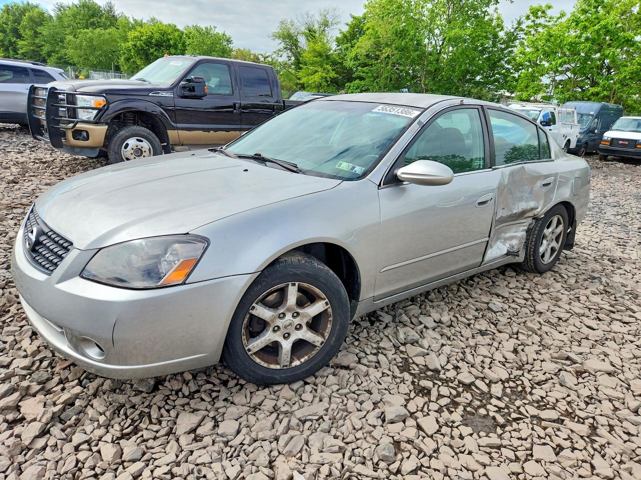 Salvage Nissan Altima Image