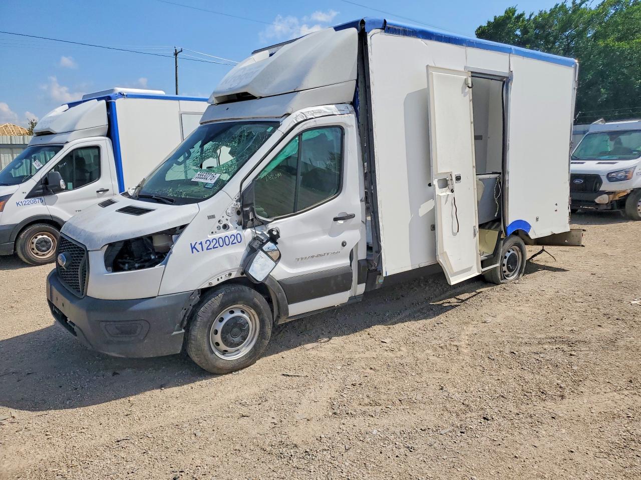 Salvage Ford Transit Image