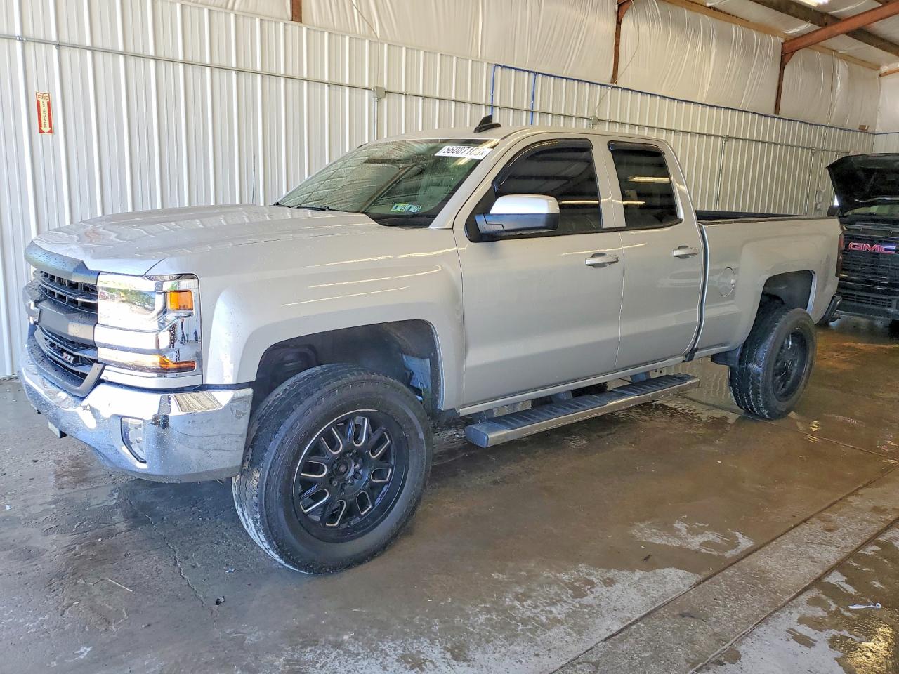 Salvage Chevrolet Silverado Image