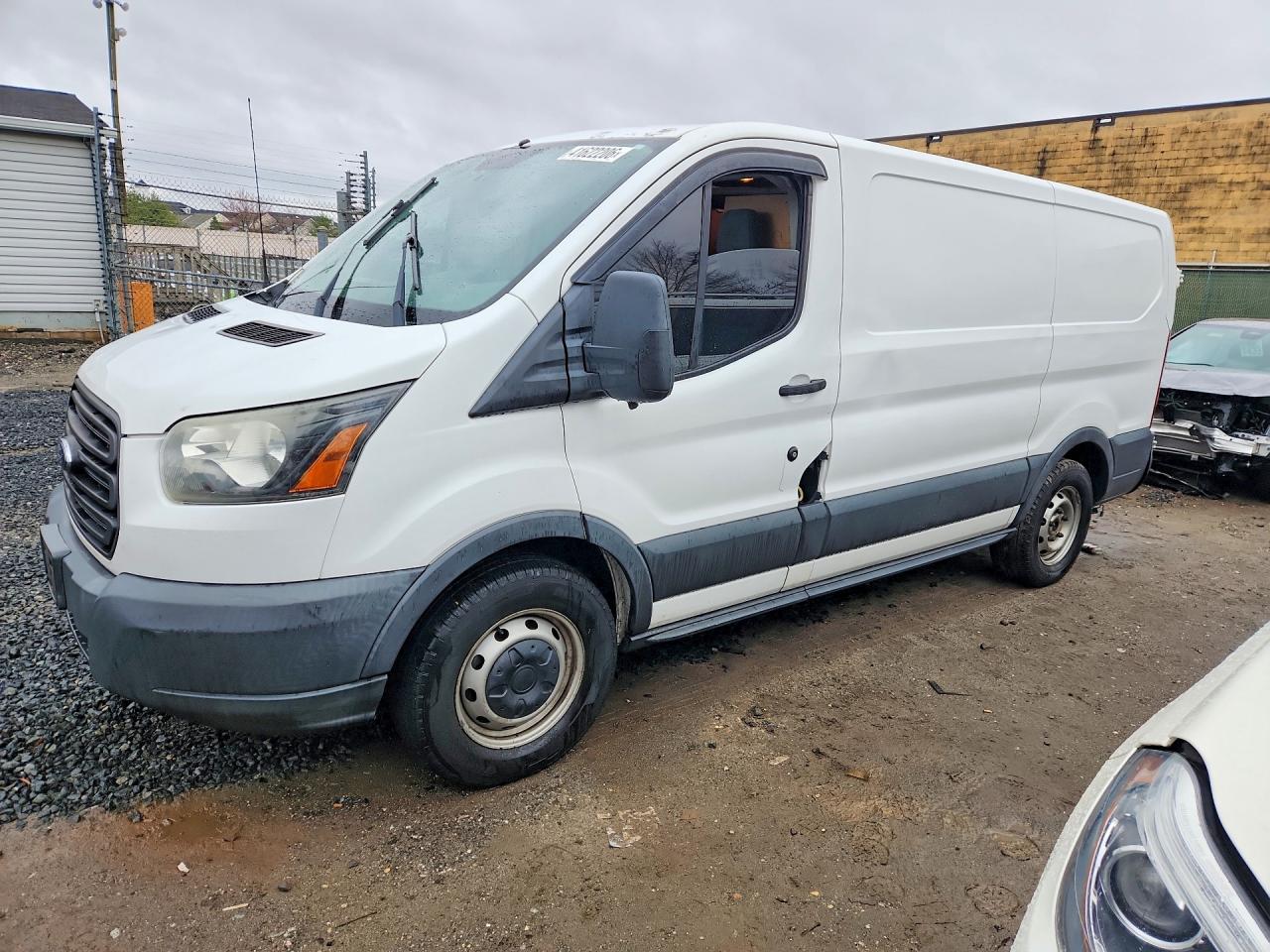 Salvage Ford Transit Image