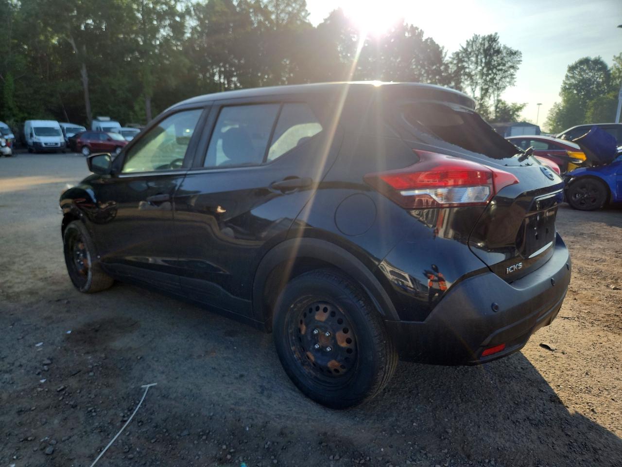 Nissan Kicks S