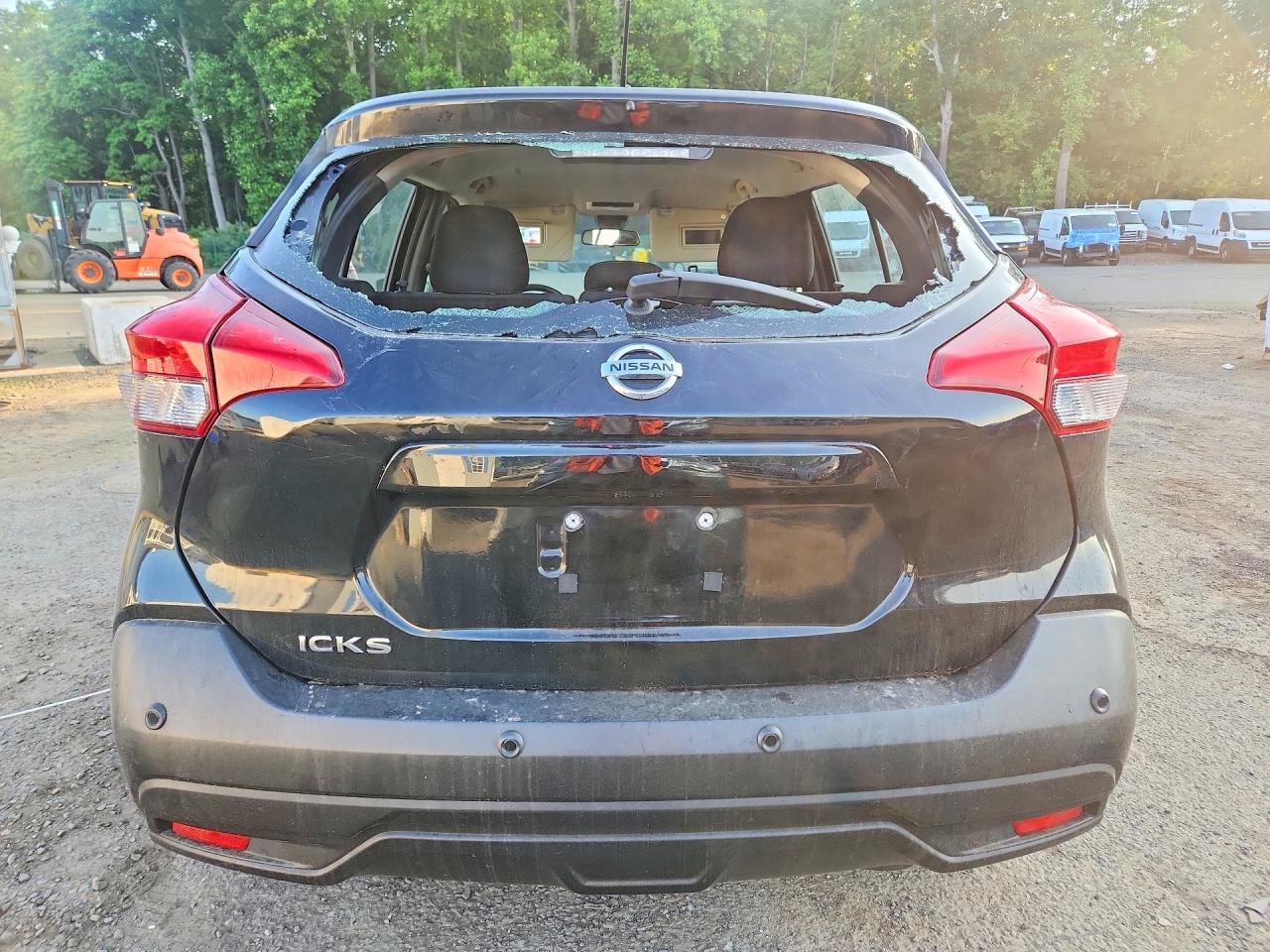 Nissan Kicks S