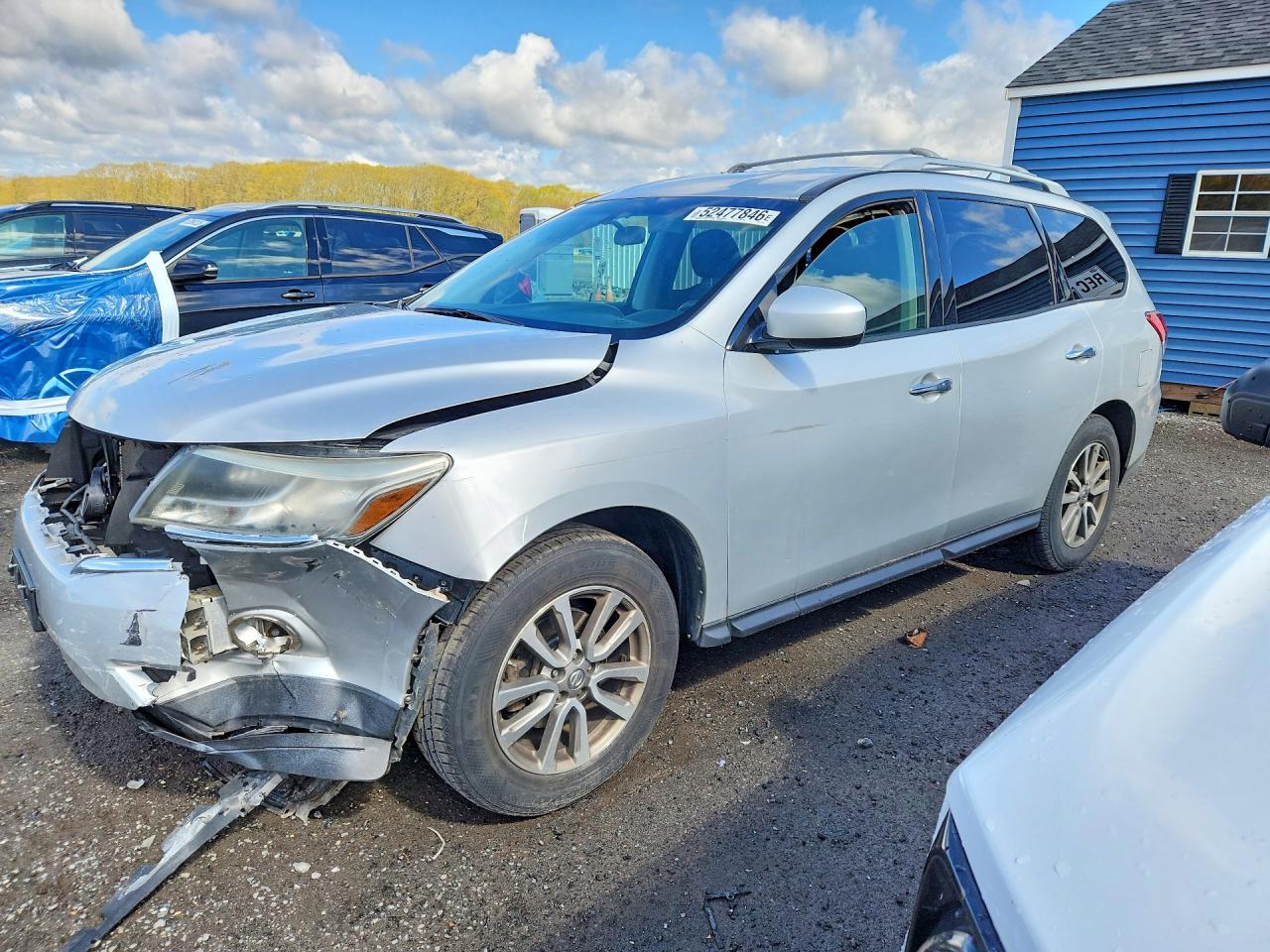 Salvage Nissan Pathfinder Image