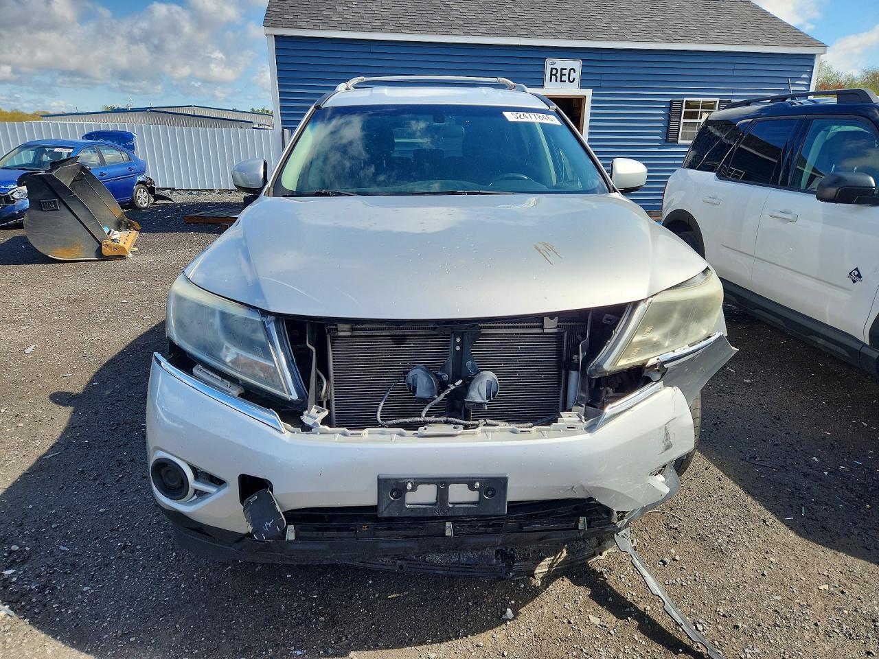 Nissan Pathfinder S