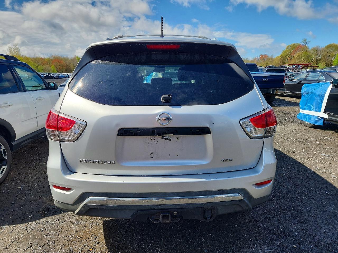 Nissan Pathfinder S
