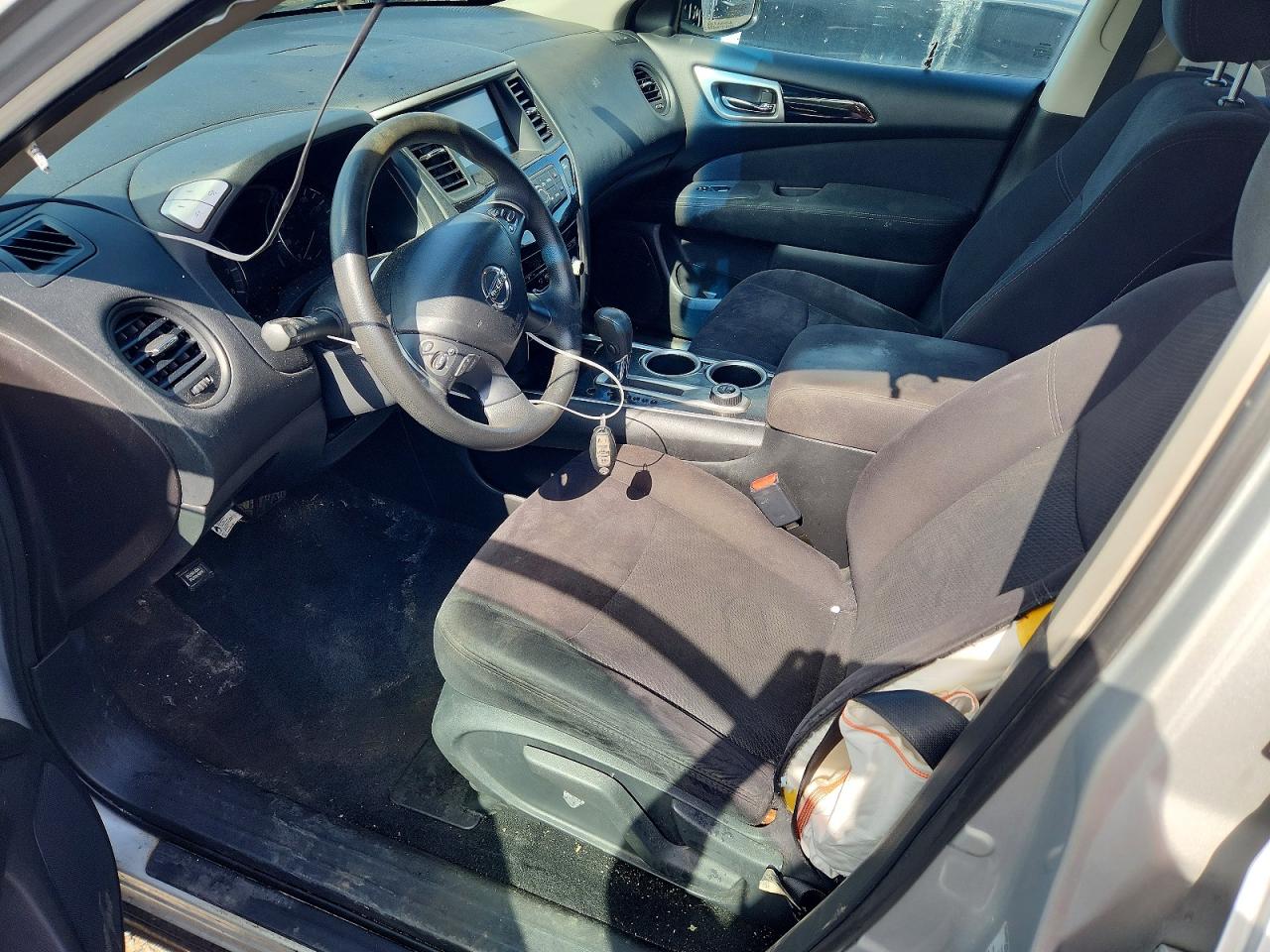 Nissan Pathfinder S