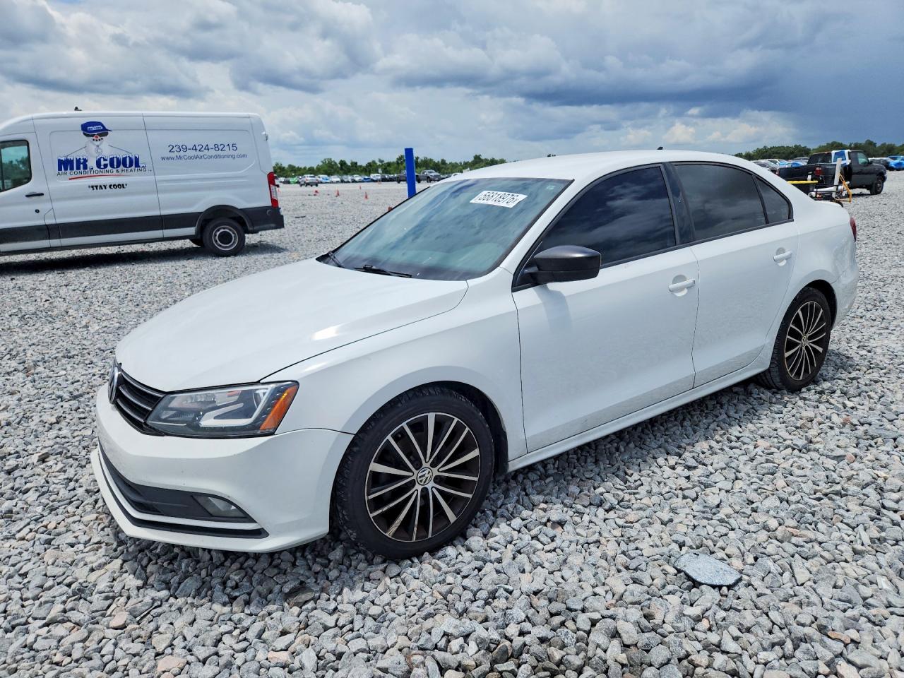 Salvage Volkswagen Jetta Image
