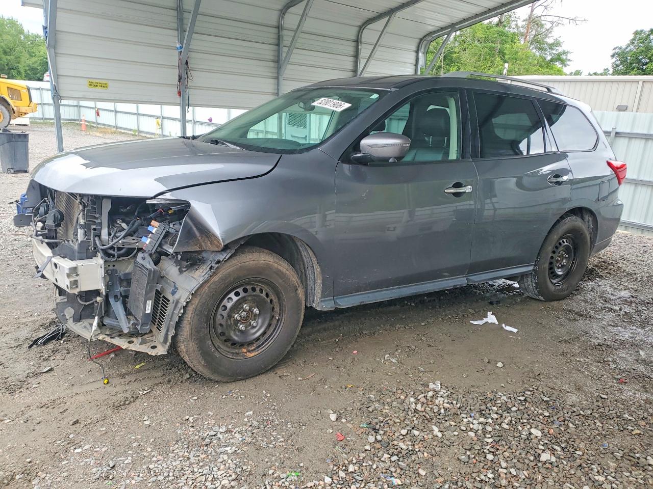 Salvage Nissan Pathfinder Image