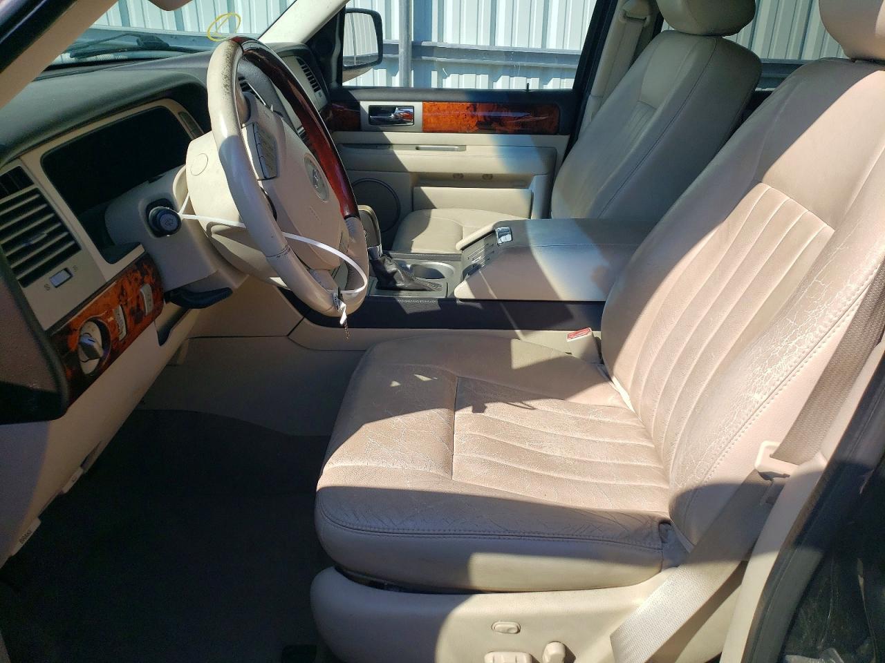 Lincoln Navigator