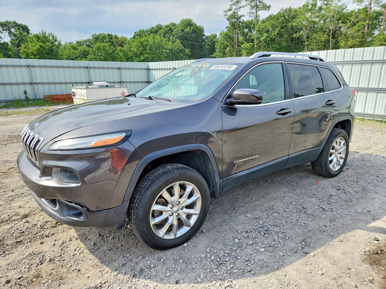Salvage Jeep Cherokee Image