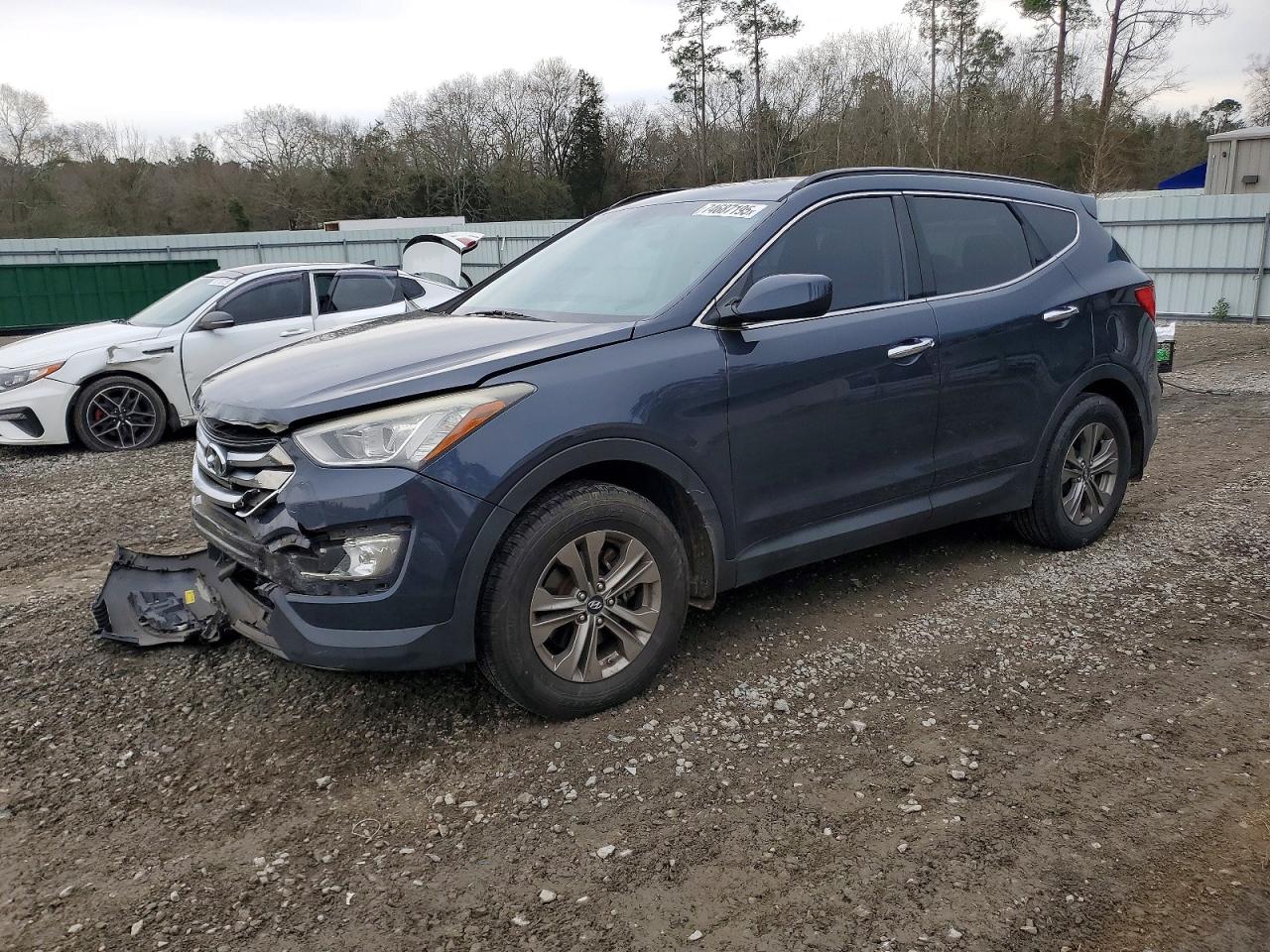 Salvage Hyundai SANTA FE Image