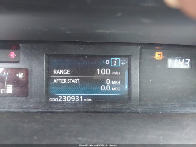 Toyota Prius v Five