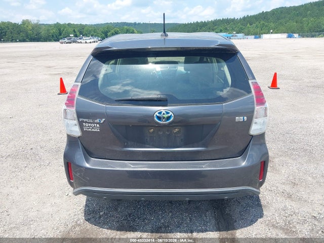 Toyota Prius v Five