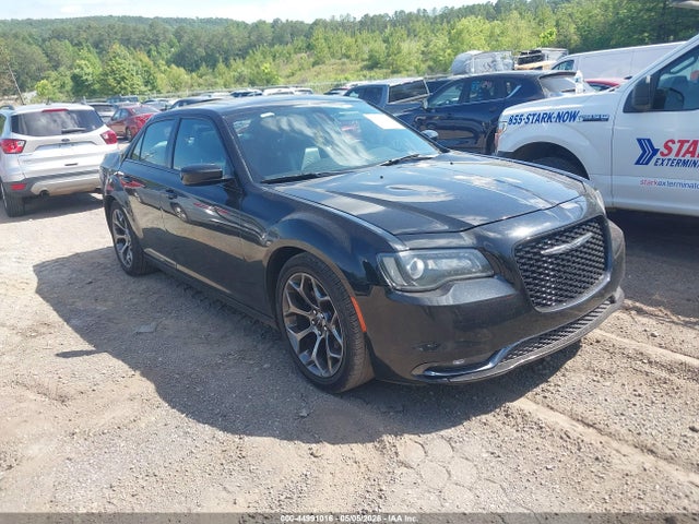 Salvage Chrysler 300 Image