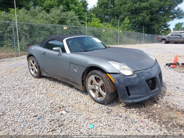 Salvage Pontiac Solstice Image