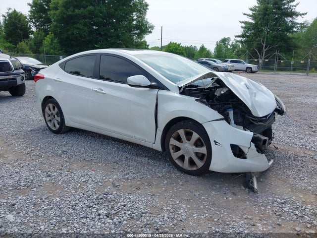 Salvage Hyundai ELANTRA Image