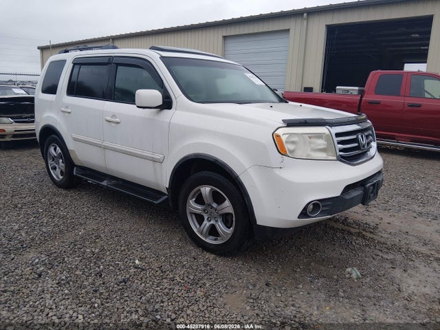Salvage Honda Pilot Image
