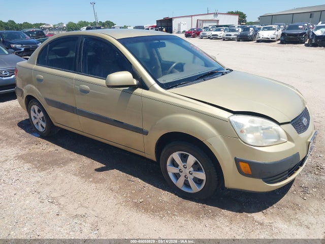 Salvage Kia Rio Image