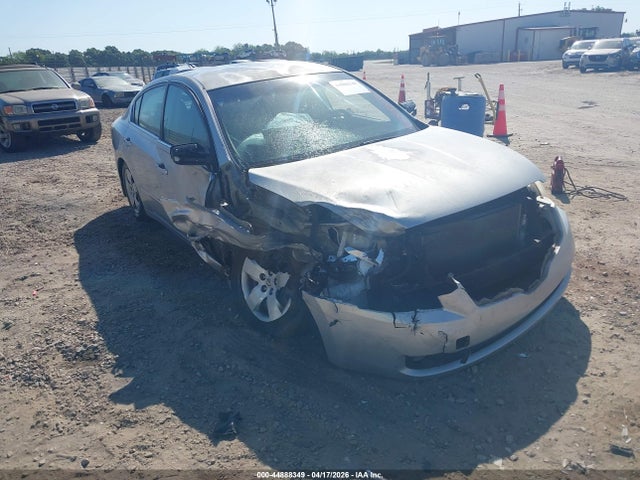 Salvage Nissan Altima Image