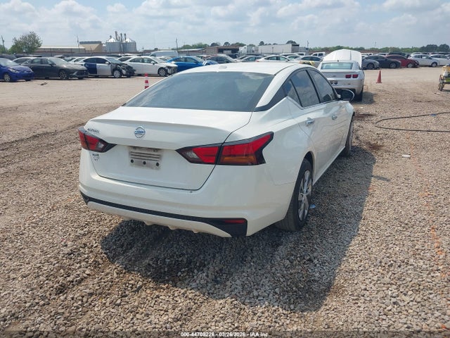 Nissan Altima S Fwd