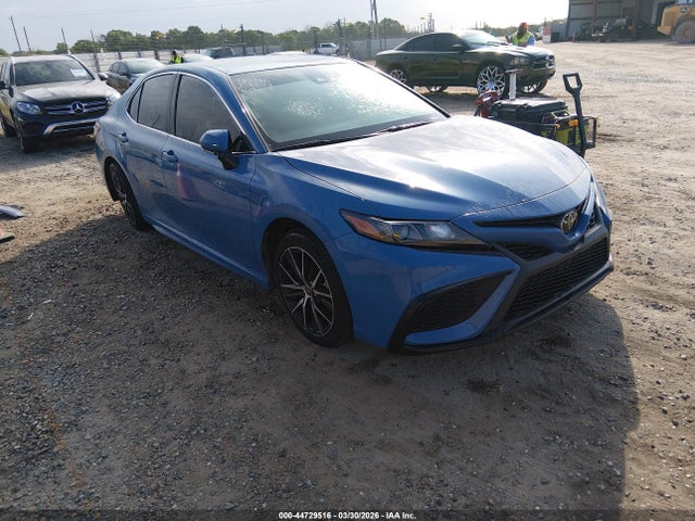 Salvage Toyota Camry Image