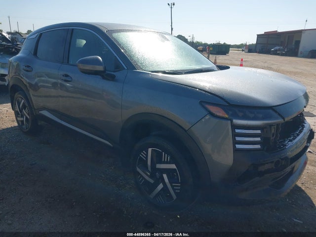 Salvage Nissan Kicks Image