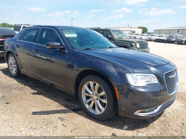 Salvage Chrysler 300 Image