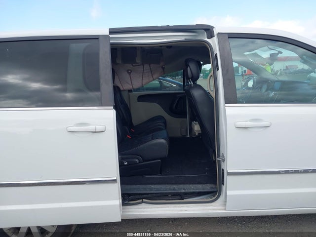 Chrysler Town & Country Touring