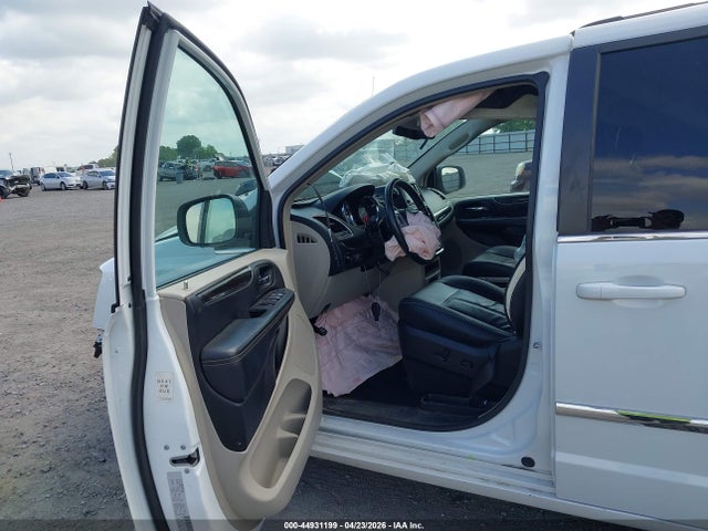 Chrysler Town & Country Touring