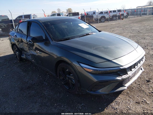 Salvage Hyundai ELANTRA Image