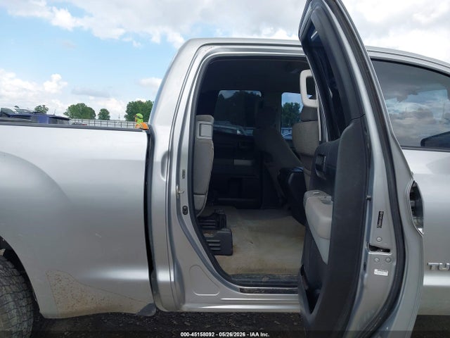 Toyota Tundra Sr5 5.7l V8