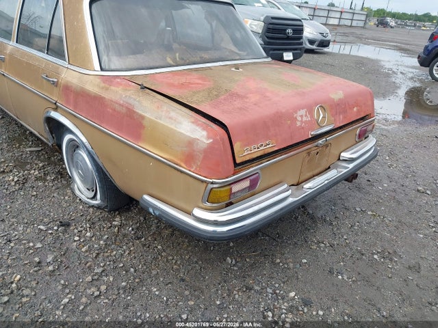 Mercedes-Benz 200