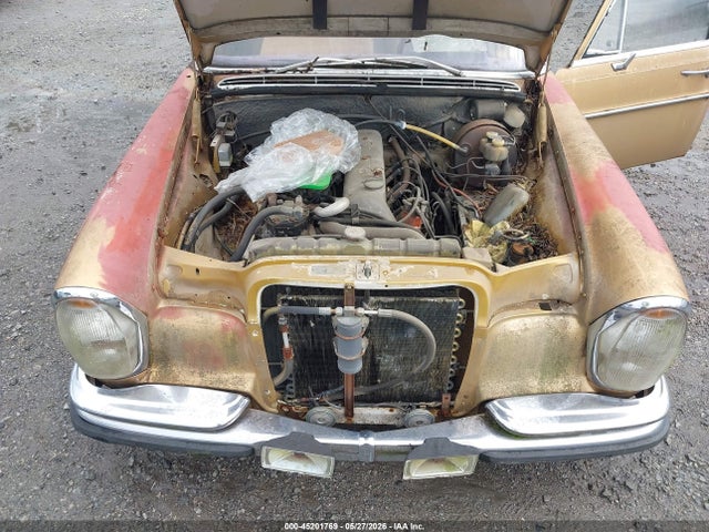 Mercedes-Benz 200