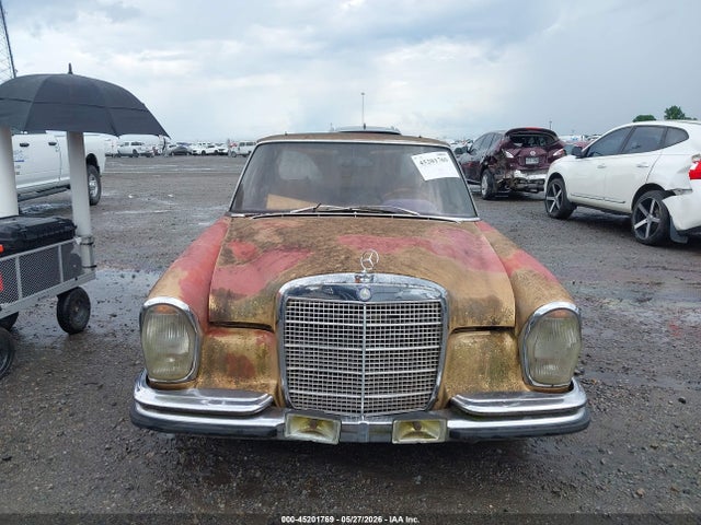 Mercedes-Benz 200