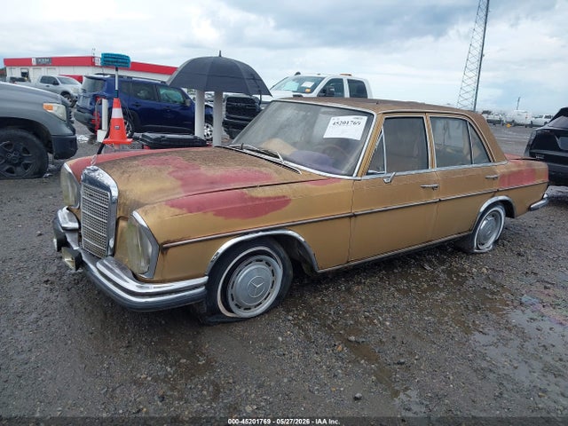Mercedes-Benz 200