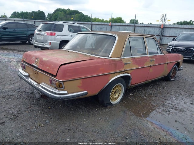 Mercedes-Benz 200