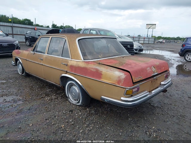 Mercedes-Benz 200