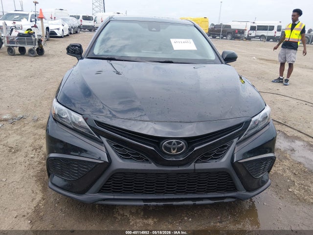 Toyota Camry Se Awd