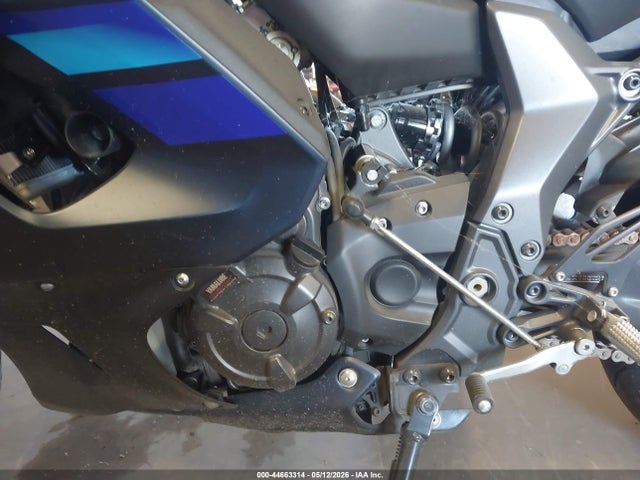 Yamaha Yzfr7