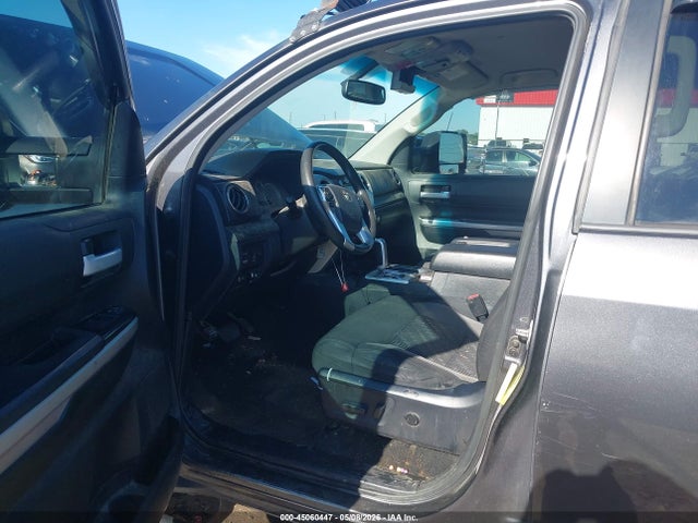 Toyota Tundra Sr5 5.7l V8