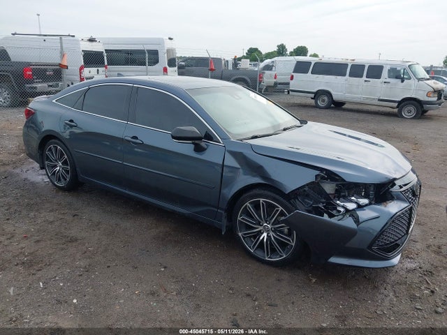 Salvage Toyota Avalon Image