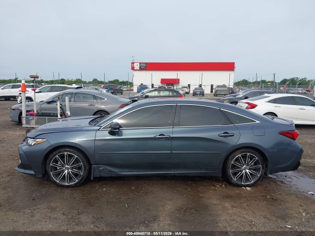 Toyota Avalon Xse