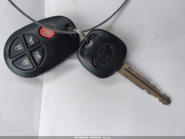 Toyota Sienna Le V6 8 Passenger