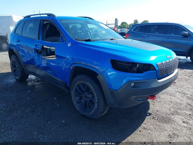 Salvage Jeep Cherokee Image