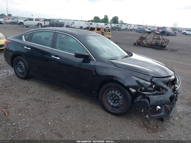 Salvage Nissan Altima Image