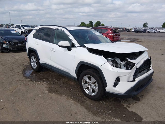 Salvage Toyota RAV4 Image