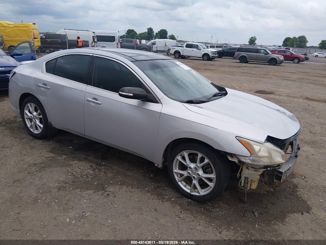 Salvage Nissan Maxima Image