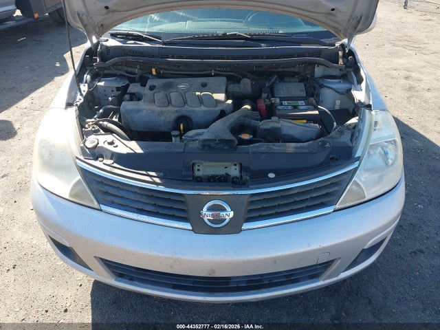 Nissan Versa 1.8s