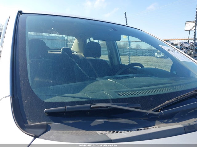 Nissan Versa 1.8s